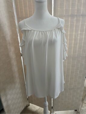 XL NY&C White Ruffle Cold Shoulder Top